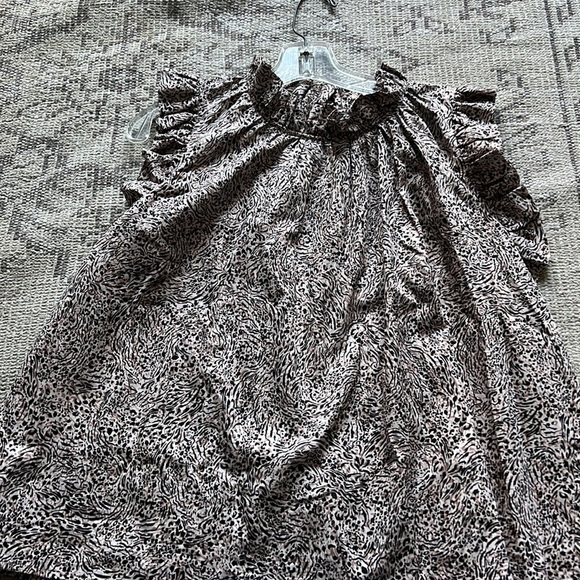 Christy Lynn Animal Arint Ruffle Top Size Large Like New - Picture 5 of 8